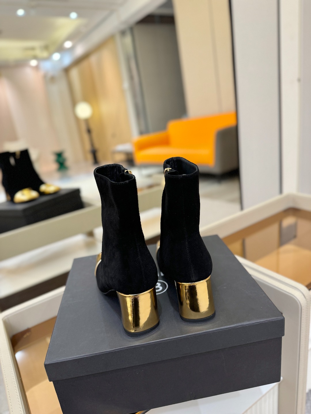 巴尔曼 走秀 时装高跟短靴ʚ😊ɞ 品牌巴尔曼𝘽𝙖𝙡𝙢𝙖𝙞𝙣由法国时装设计师𝙥𝙞𝙚𝙧𝙧𝙚 𝘽𝙖𝙡𝙢𝙖𝙞𝙣（