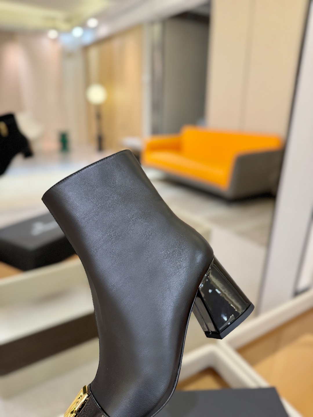 巴尔曼 走秀 时装高跟短靴ʚ😊ɞ 品牌巴尔曼𝘽𝙖𝙡𝙢𝙖𝙞𝙣由法国时装设计师𝙥𝙞𝙚𝙧𝙧𝙚 𝘽𝙖𝙡𝙢𝙖𝙞𝙣（