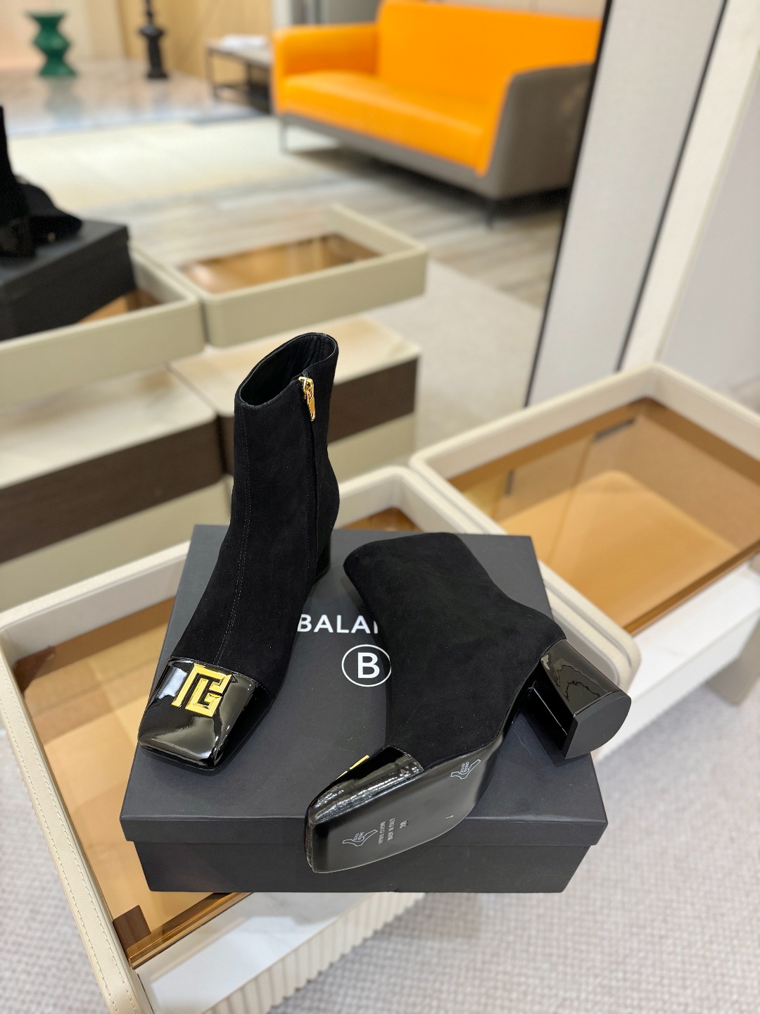 巴尔曼 走秀 时装高跟短靴ʚ😊ɞ 品牌巴尔曼𝘽𝙖𝙡𝙢𝙖𝙞𝙣由法国时装设计师𝙥𝙞𝙚𝙧𝙧𝙚 𝘽𝙖𝙡𝙢𝙖𝙞𝙣（