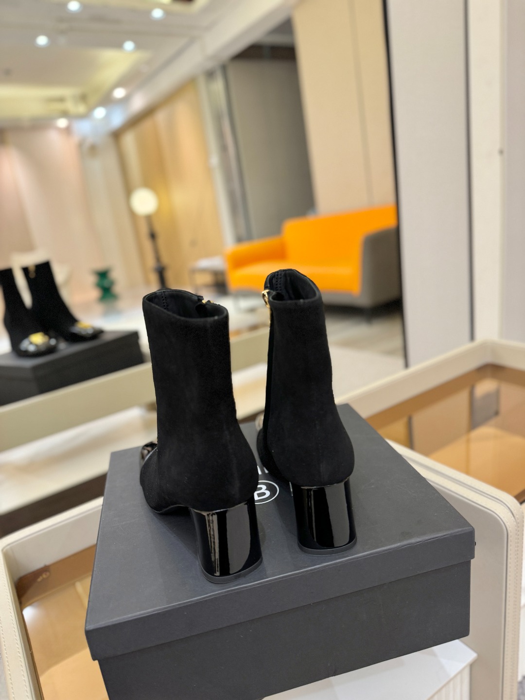 巴尔曼 走秀 时装高跟短靴ʚ😊ɞ 品牌巴尔曼𝘽𝙖𝙡𝙢𝙖𝙞𝙣由法国时装设计师𝙥𝙞𝙚𝙧𝙧𝙚 𝘽𝙖𝙡𝙢𝙖𝙞𝙣（