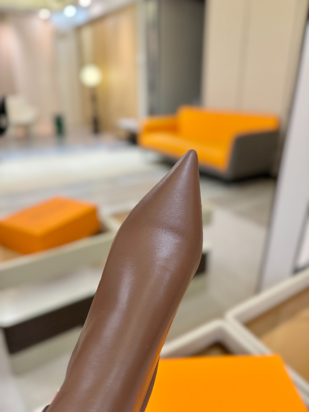 L✔️ 家 秋冬 专柜 走秀款短靴、官网系列同步更新、完美楦型+LV新元素扣子设计、女人味十足、高贵气质