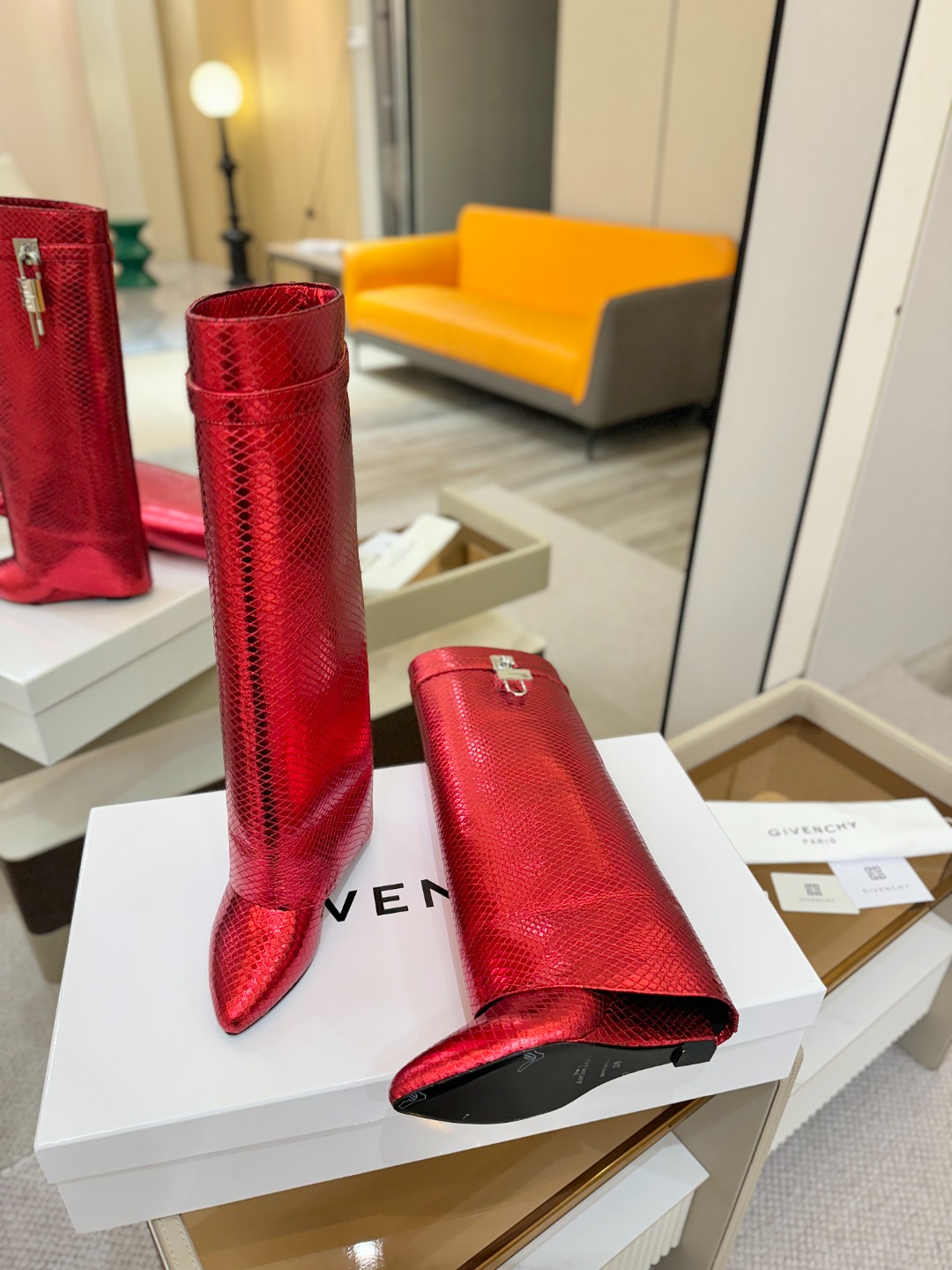 专柜正品级定制版本GIVENCHY纪梵希 Shark Lock 系列 挂锁 长靴 新款，市面最高版本👍👍