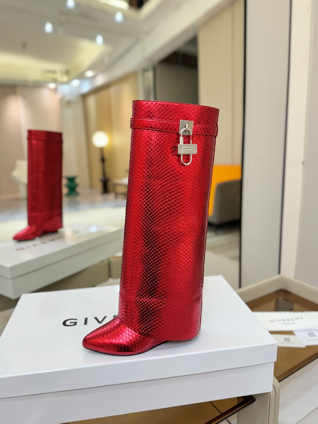 专柜正品级定制版本GIVENCHY纪梵希 Shark Lock 系列 挂锁 长靴 新款，市面最高版本👍👍