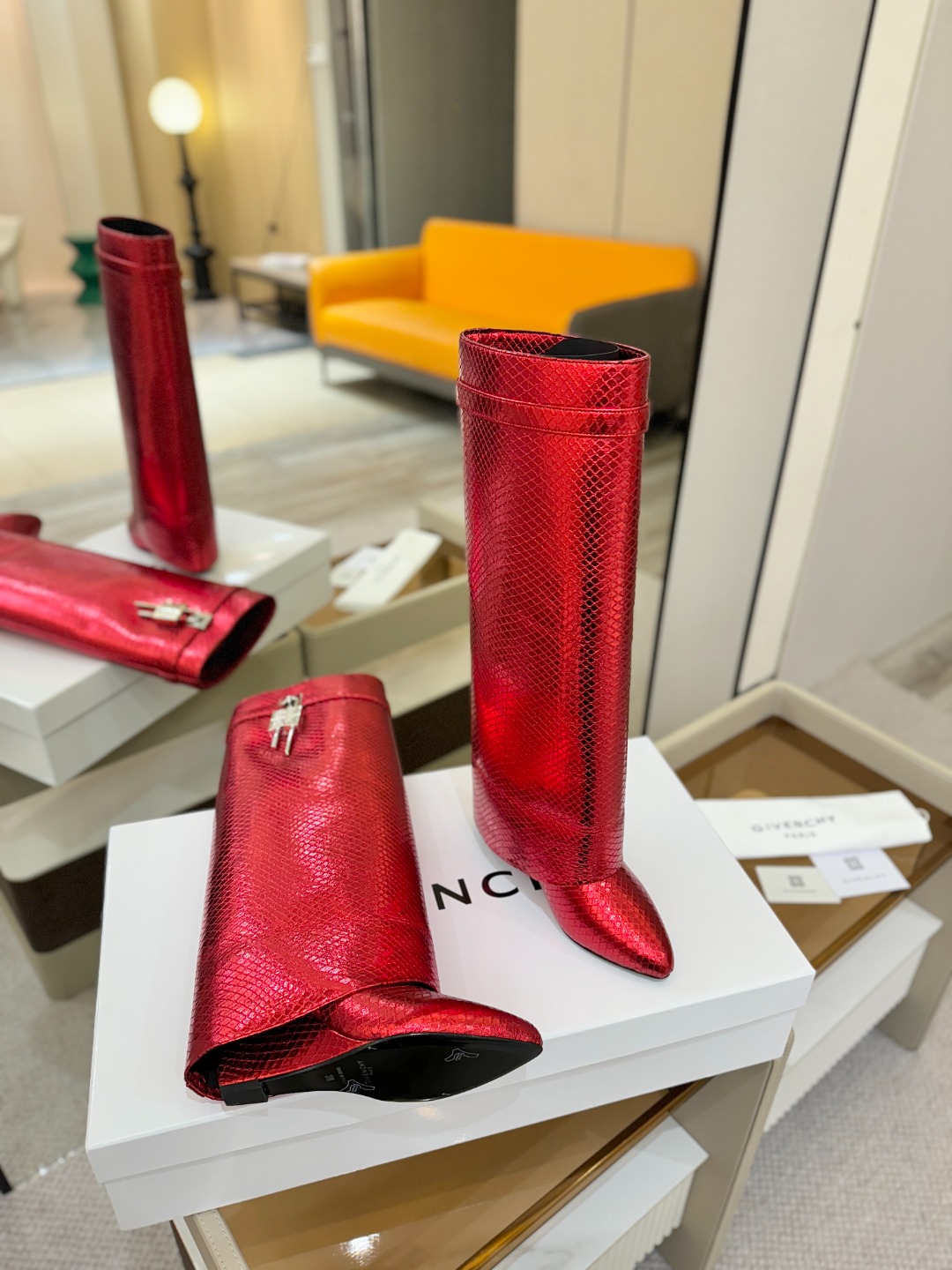 专柜正品级定制版本GIVENCHY纪梵希 Shark Lock 系列 挂锁 长靴 新款，市面最高版本👍👍