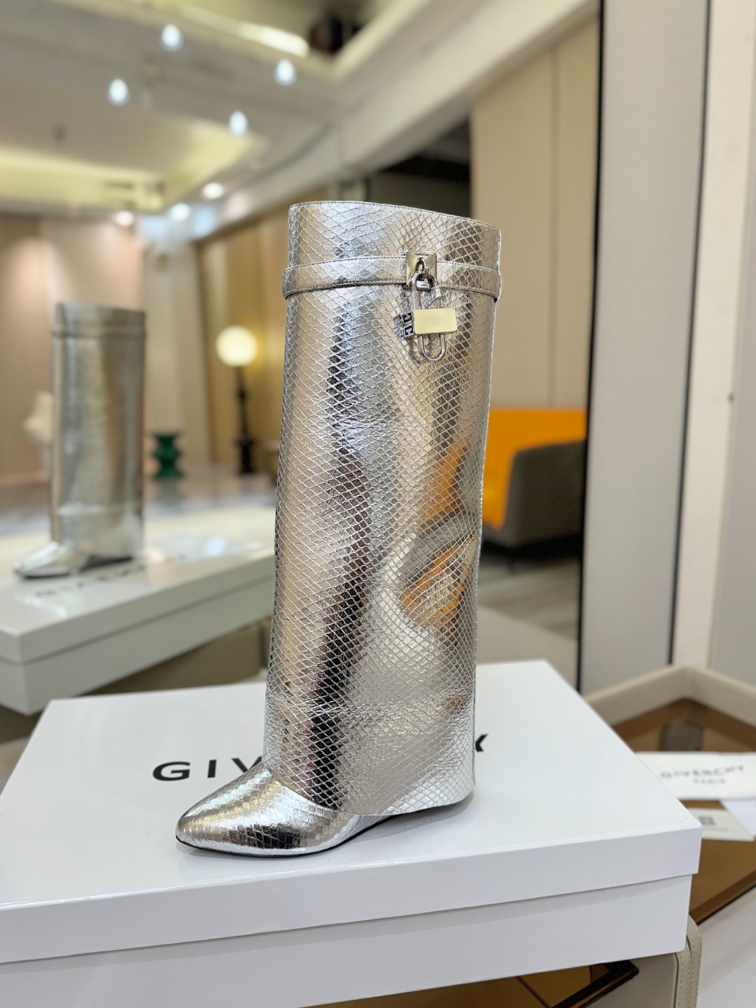 专柜正品级定制版本GIVENCHY纪梵希 Shark Lock 系列 挂锁 长靴 新款，市面最高版本👍👍