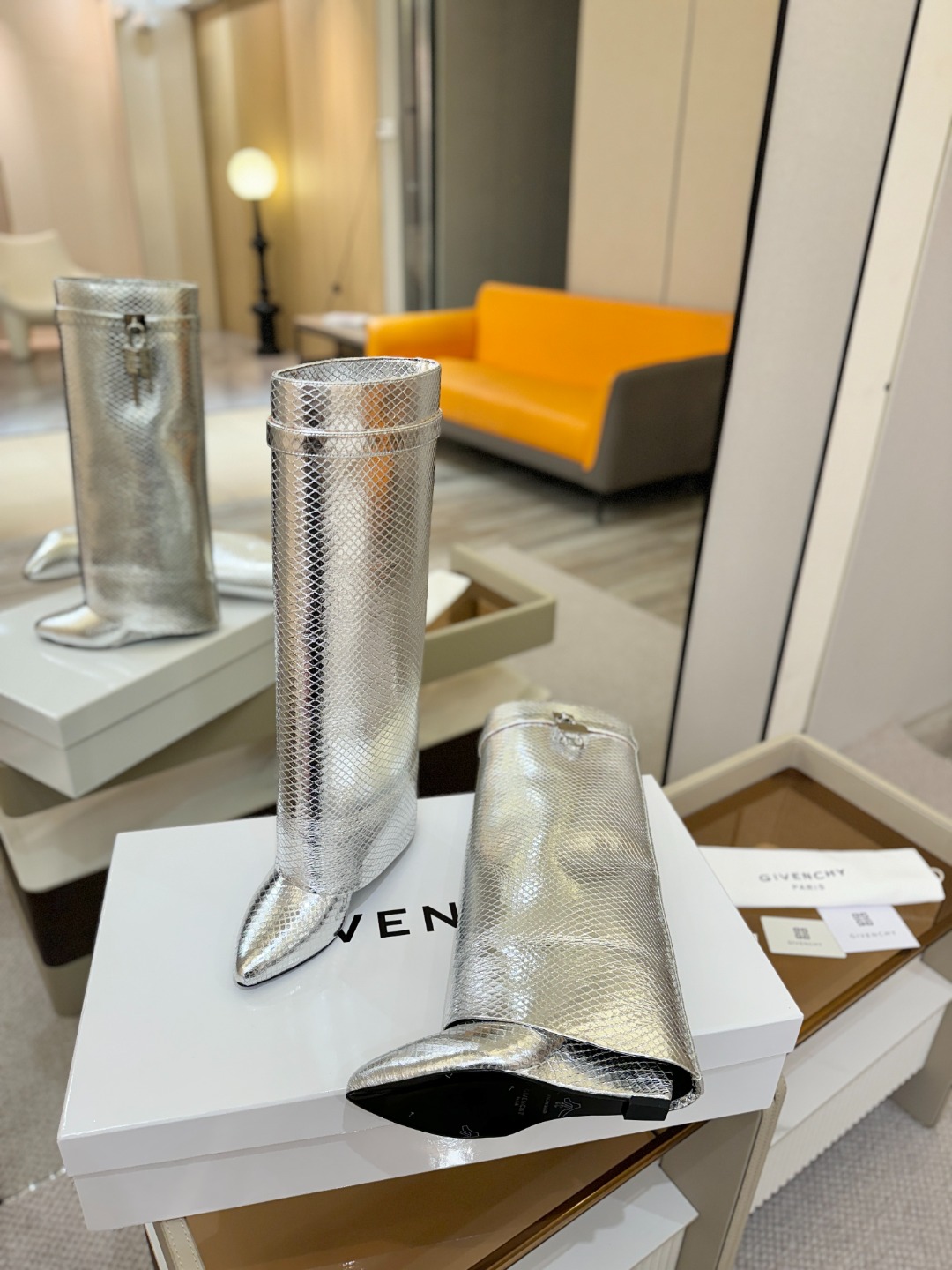 专柜正品级定制版本GIVENCHY纪梵希 Shark Lock 系列 挂锁 长靴 新款，市面最高版本👍👍