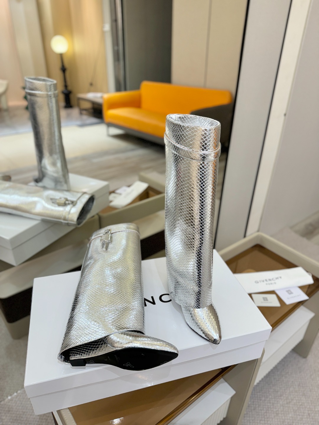 专柜正品级定制版本GIVENCHY纪梵希 Shark Lock 系列 挂锁 长靴 新款，市面最高版本👍👍