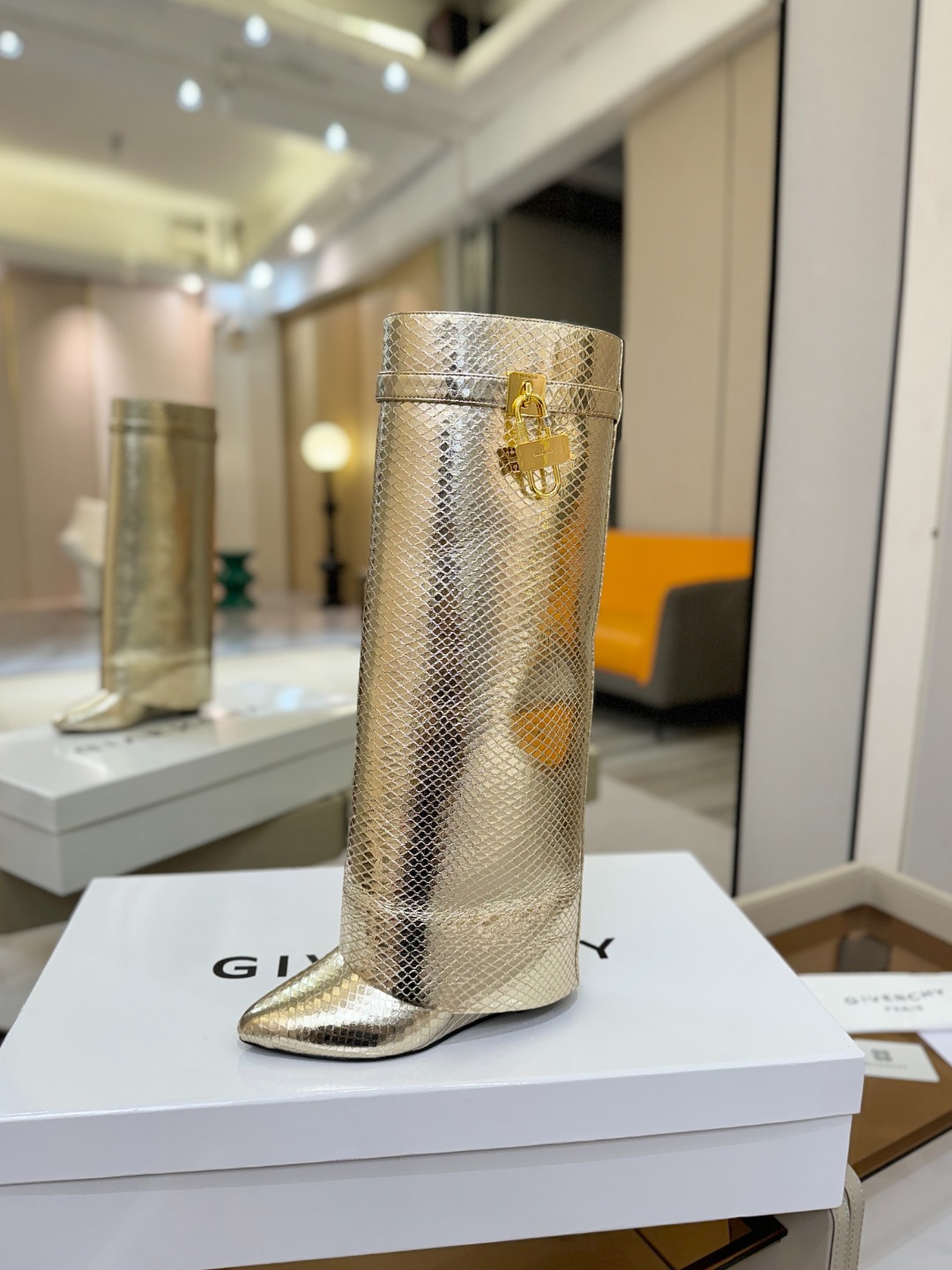 专柜正品级定制版本GIVENCHY纪梵希 Shark Lock 系列 挂锁 长靴 新款，市面最高版本👍👍