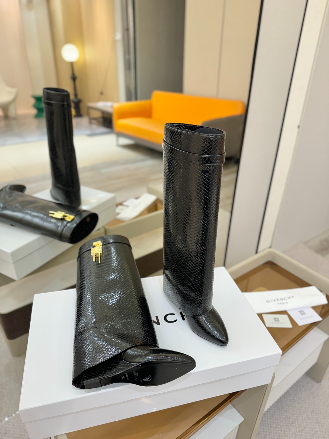 专柜正品级定制版本GIVENCHY纪梵希 Shark Lock 系列 挂锁 长靴 新款，市面最高版本👍👍