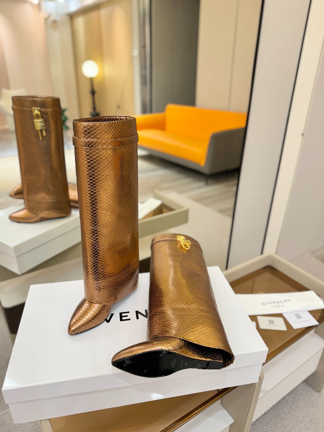 专柜正品级定制版本GIVENCHY纪梵希 Shark Lock 系列 挂锁 长靴 新款，市面最高版本👍👍