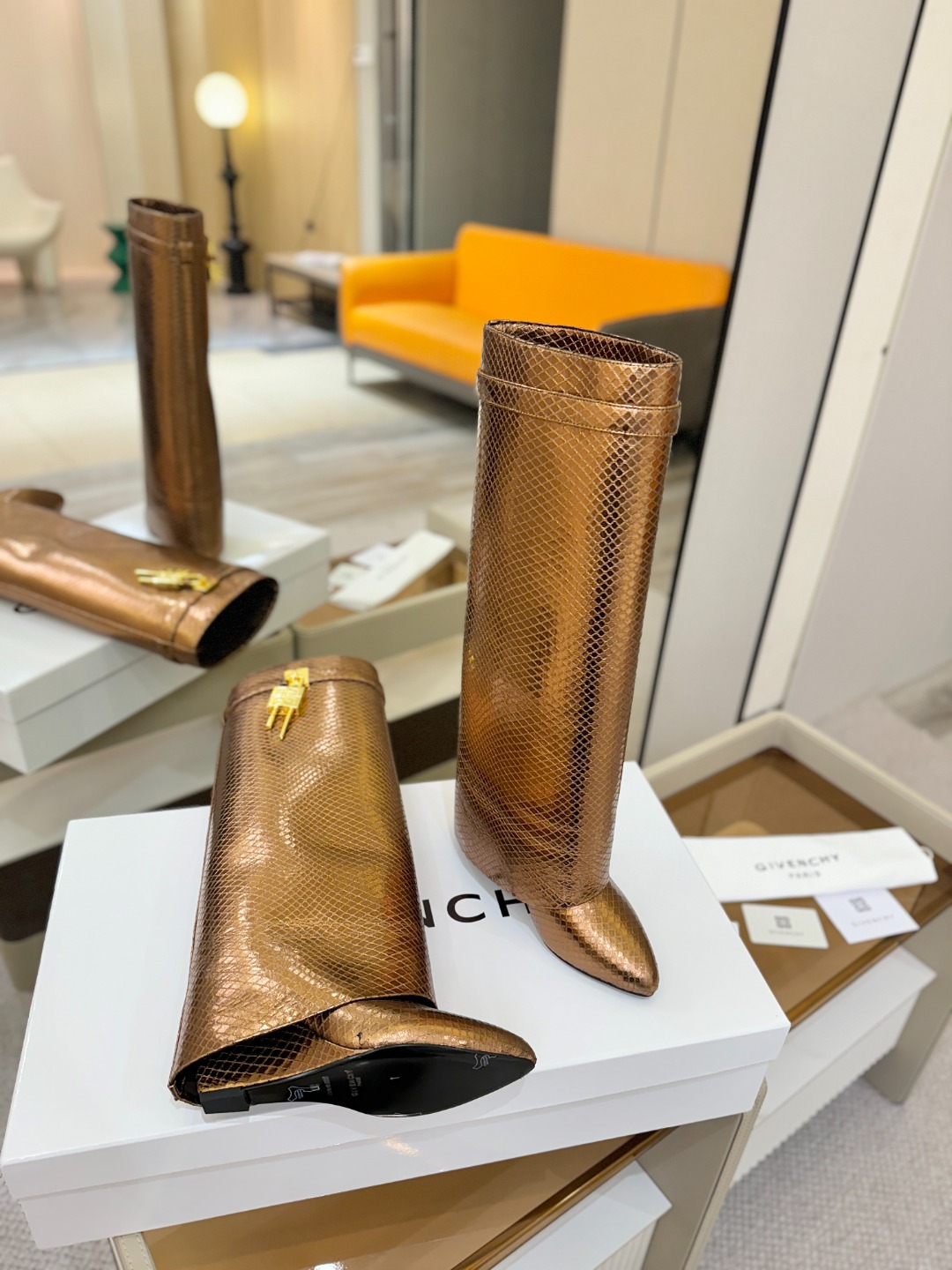 专柜正品级定制版本GIVENCHY纪梵希 Shark Lock 系列 挂锁 长靴 新款，市面最高版本👍👍