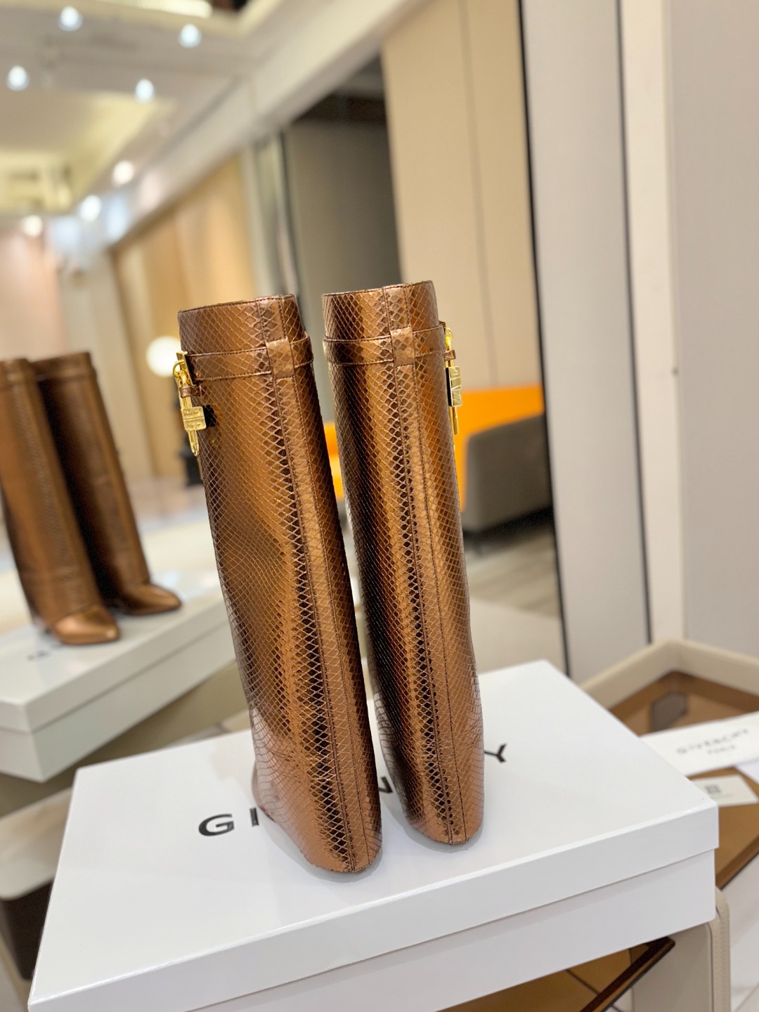 专柜正品级定制版本GIVENCHY纪梵希 Shark Lock 系列 挂锁 长靴 新款，市面最高版本👍👍