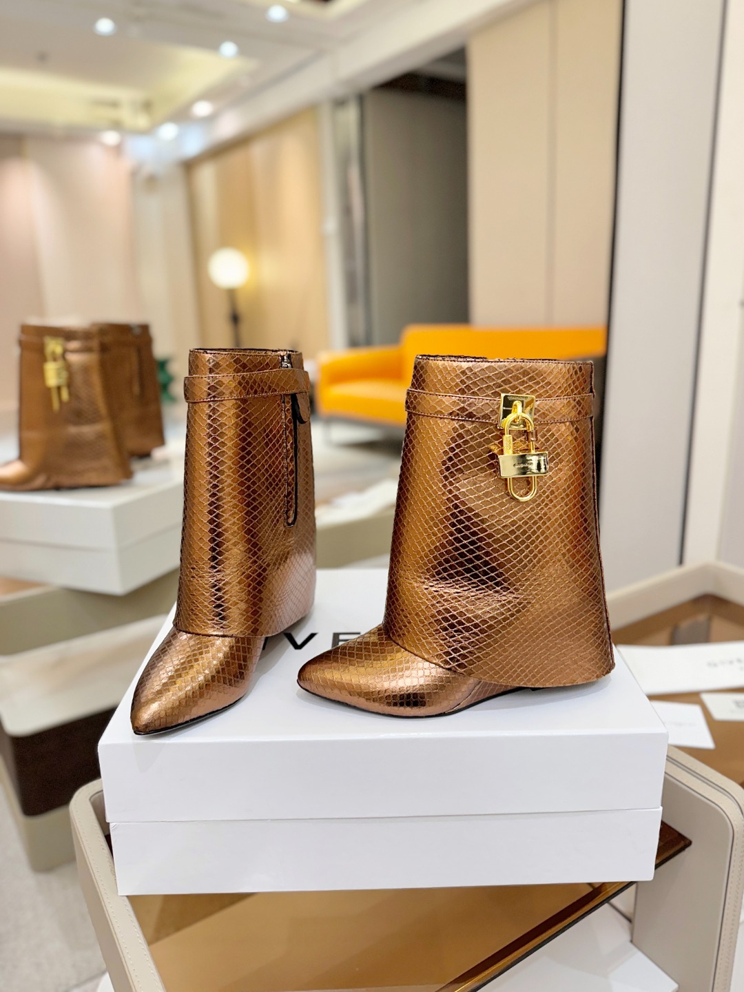 专柜正品级定制版本GIVENCHY纪梵希 Shark Lock 系列 挂锁 短靴 新款，市面最高版本👍👍