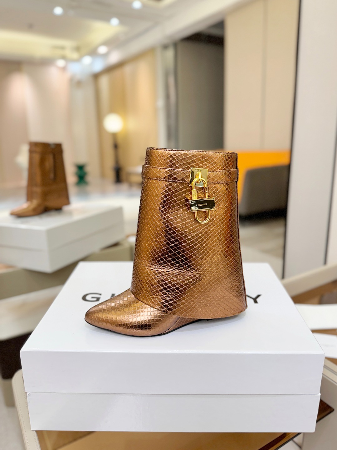 专柜正品级定制版本GIVENCHY纪梵希 Shark Lock 系列 挂锁 短靴 新款，市面最高版本👍👍