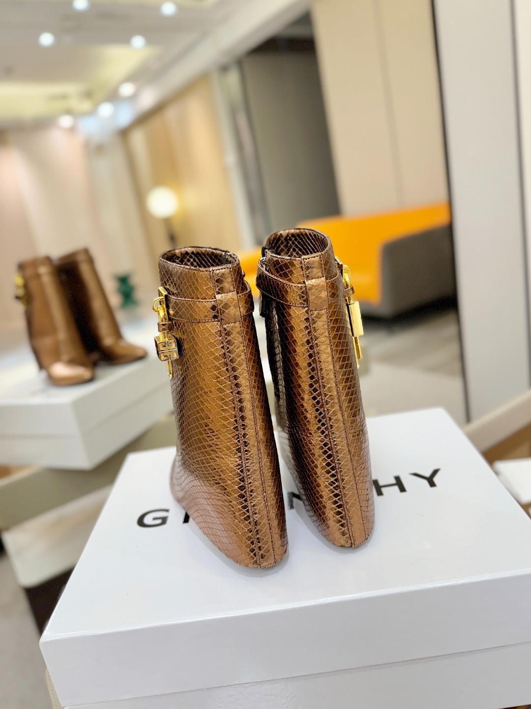 专柜正品级定制版本GIVENCHY纪梵希 Shark Lock 系列 挂锁 短靴 新款，市面最高版本👍👍