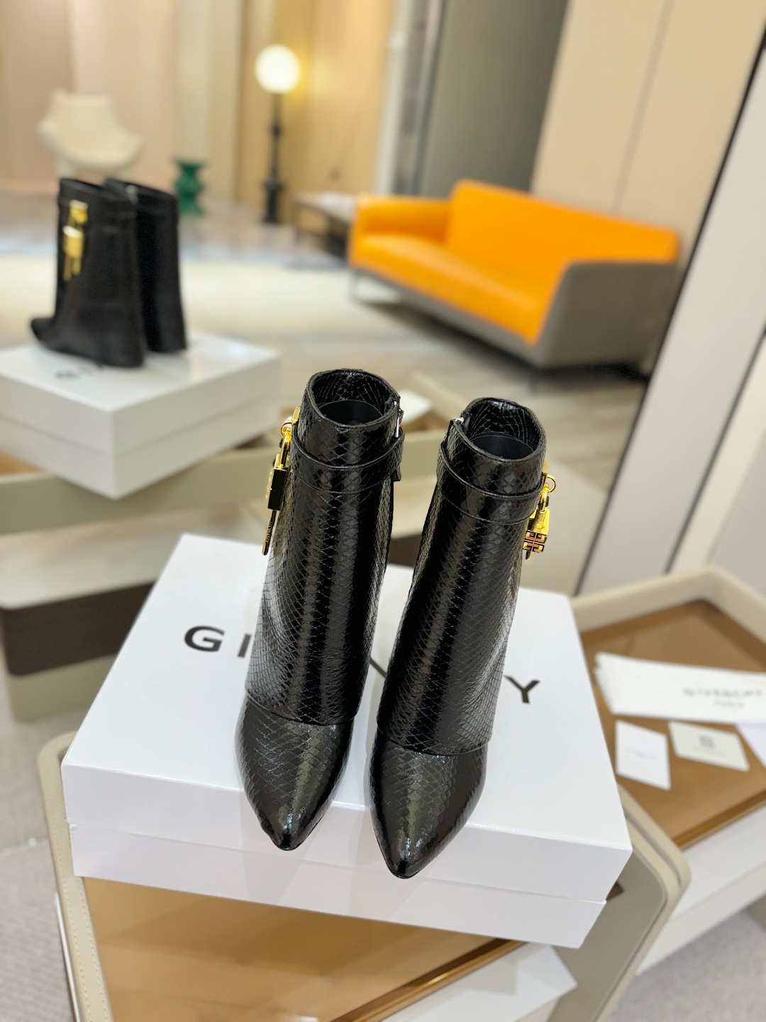 专柜正品级定制版本GIVENCHY纪梵希 Shark Lock 系列 挂锁 短靴 新款，市面最高版本👍👍