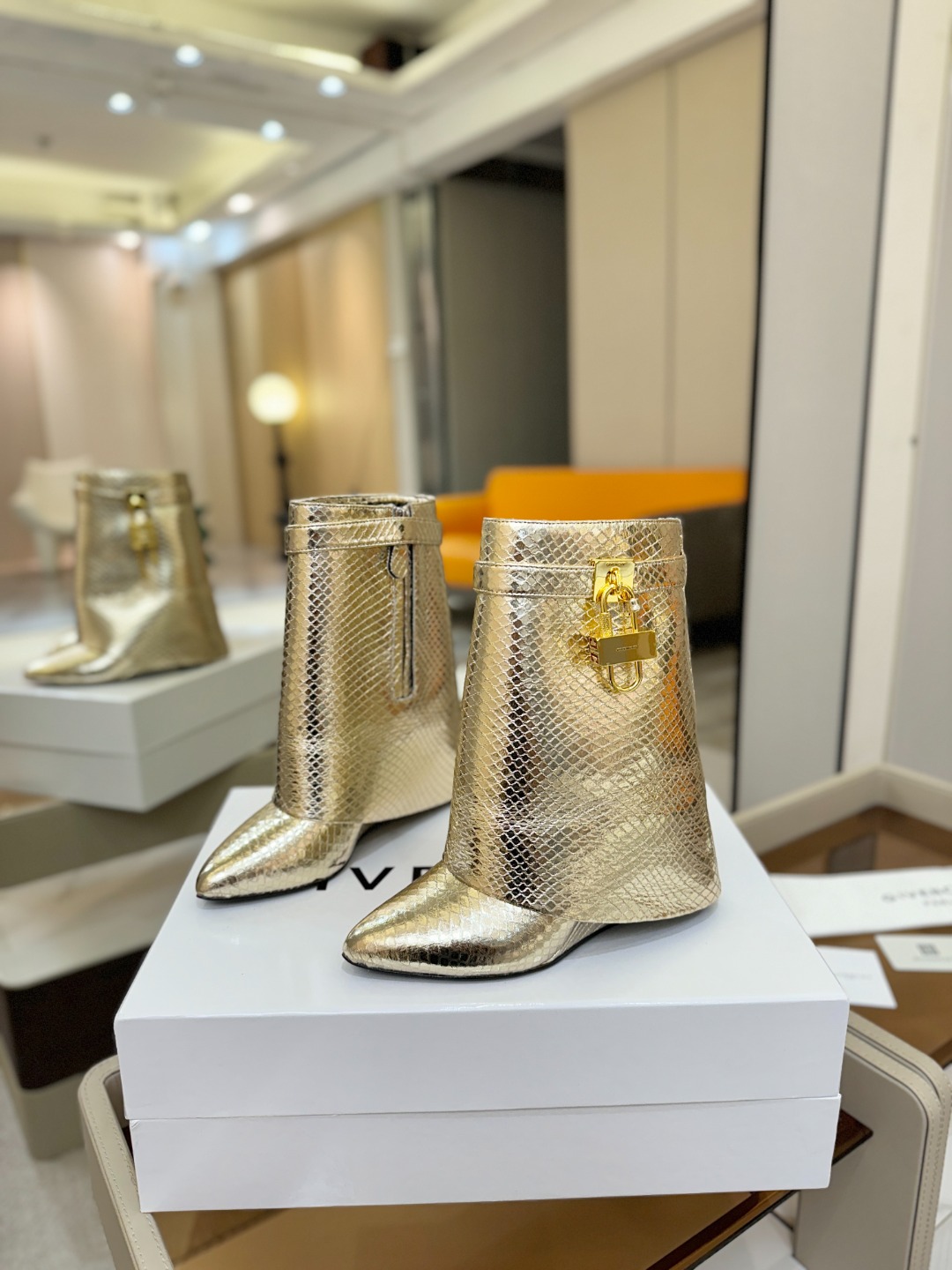 专柜正品级定制版本GIVENCHY纪梵希 Shark Lock 系列 挂锁 短靴 新款，市面最高版本👍👍