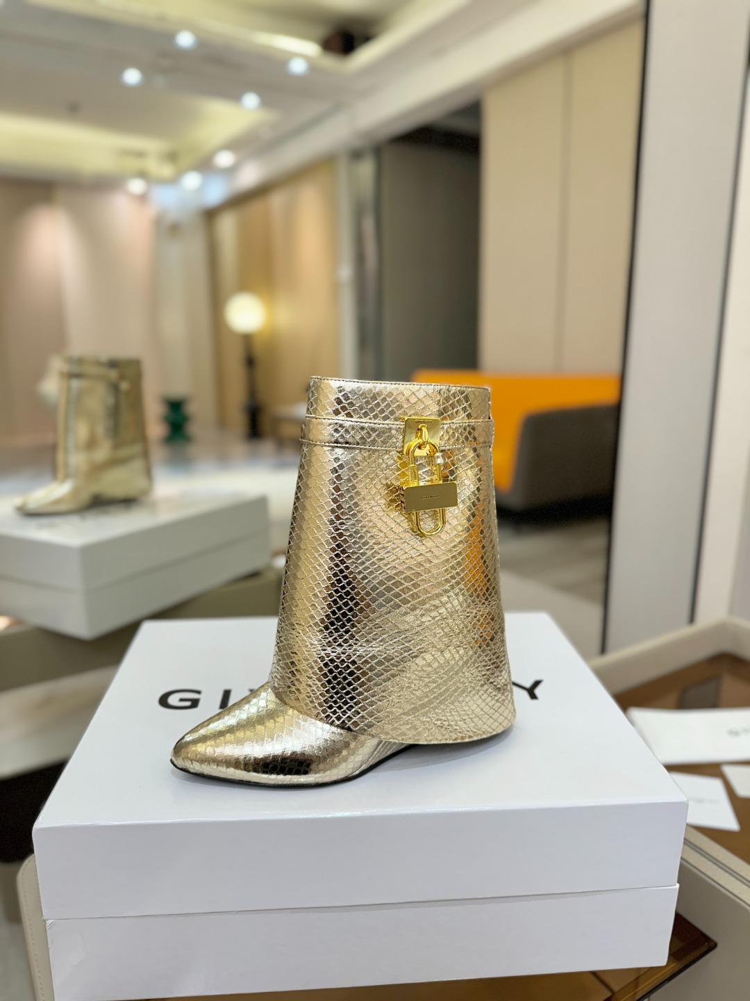 专柜正品级定制版本GIVENCHY纪梵希 Shark Lock 系列 挂锁 短靴 新款，市面最高版本👍👍