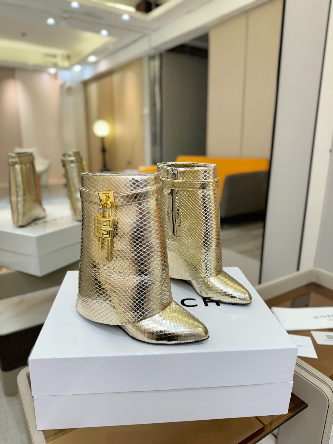 专柜正品级定制版本GIVENCHY纪梵希 Shark Lock 系列 挂锁 短靴 新款，市面最高版本👍👍