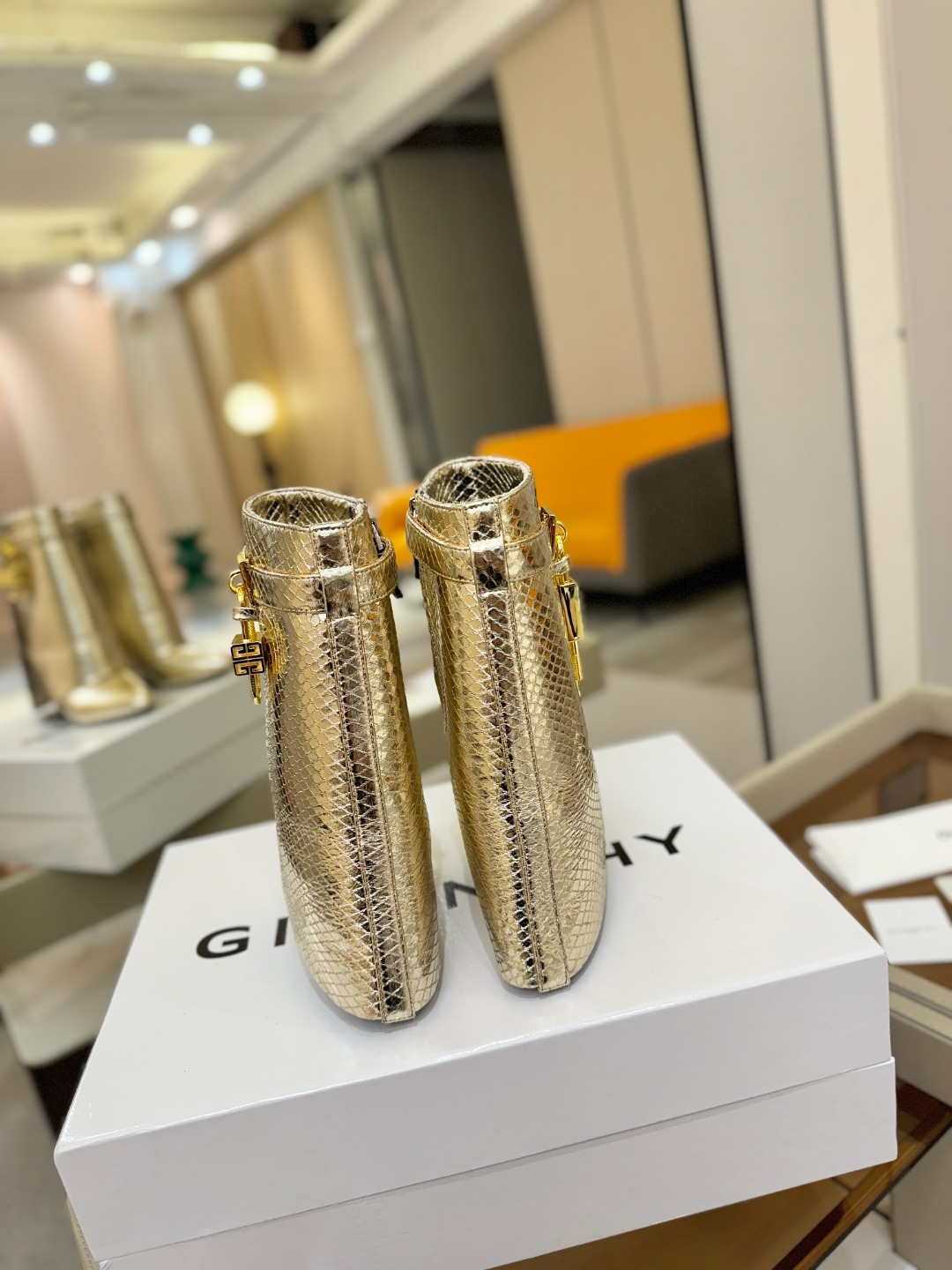 专柜正品级定制版本GIVENCHY纪梵希 Shark Lock 系列 挂锁 短靴 新款，市面最高版本👍👍