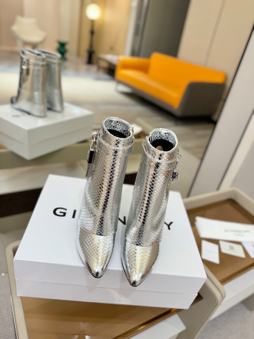 专柜正品级定制版本GIVENCHY纪梵希 Shark Lock 系列 挂锁 短靴 新款，市面最高版本👍👍