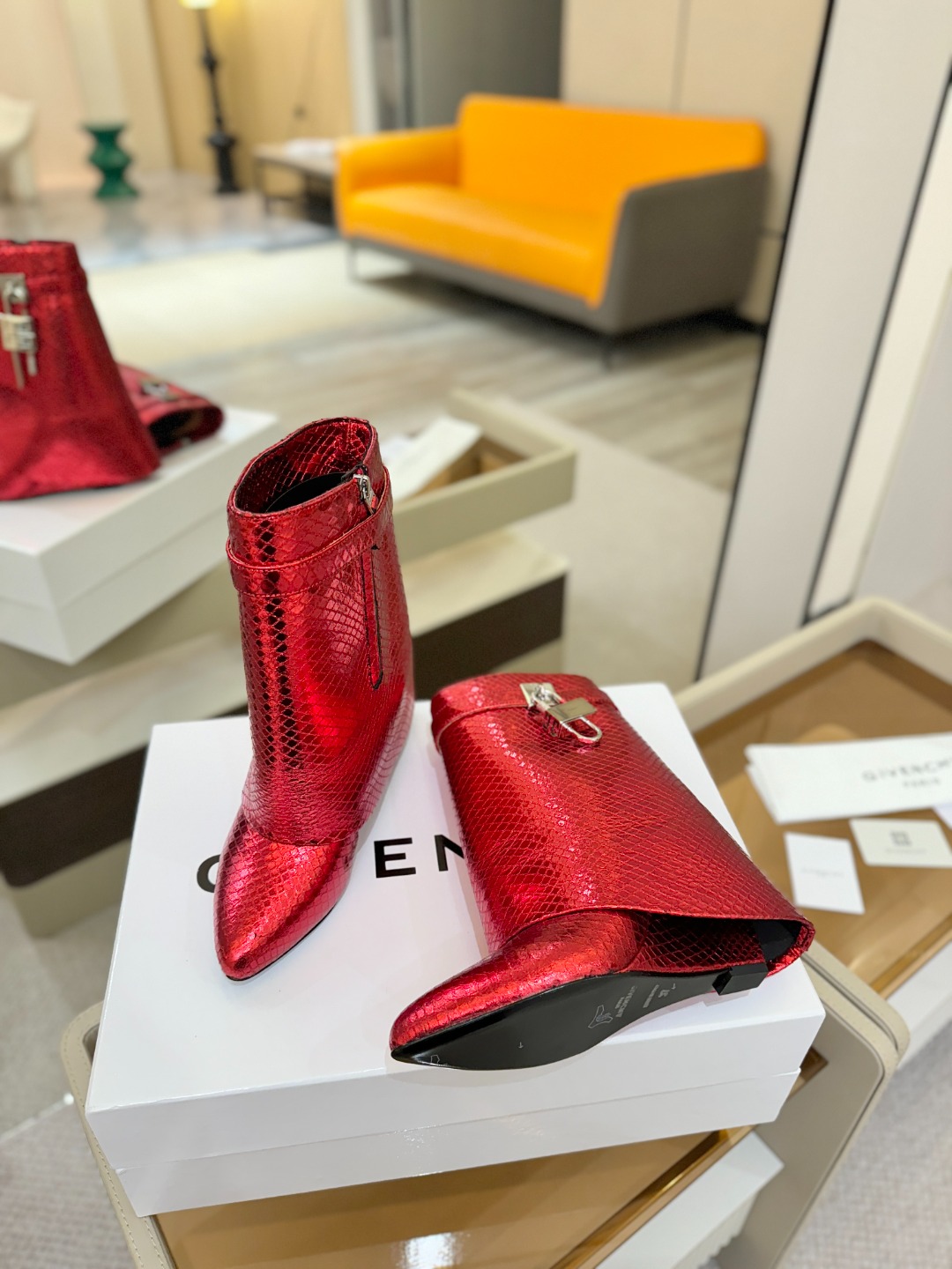 专柜正品级定制版本GIVENCHY纪梵希 Shark Lock 系列 挂锁 短靴 新款，市面最高版本👍👍