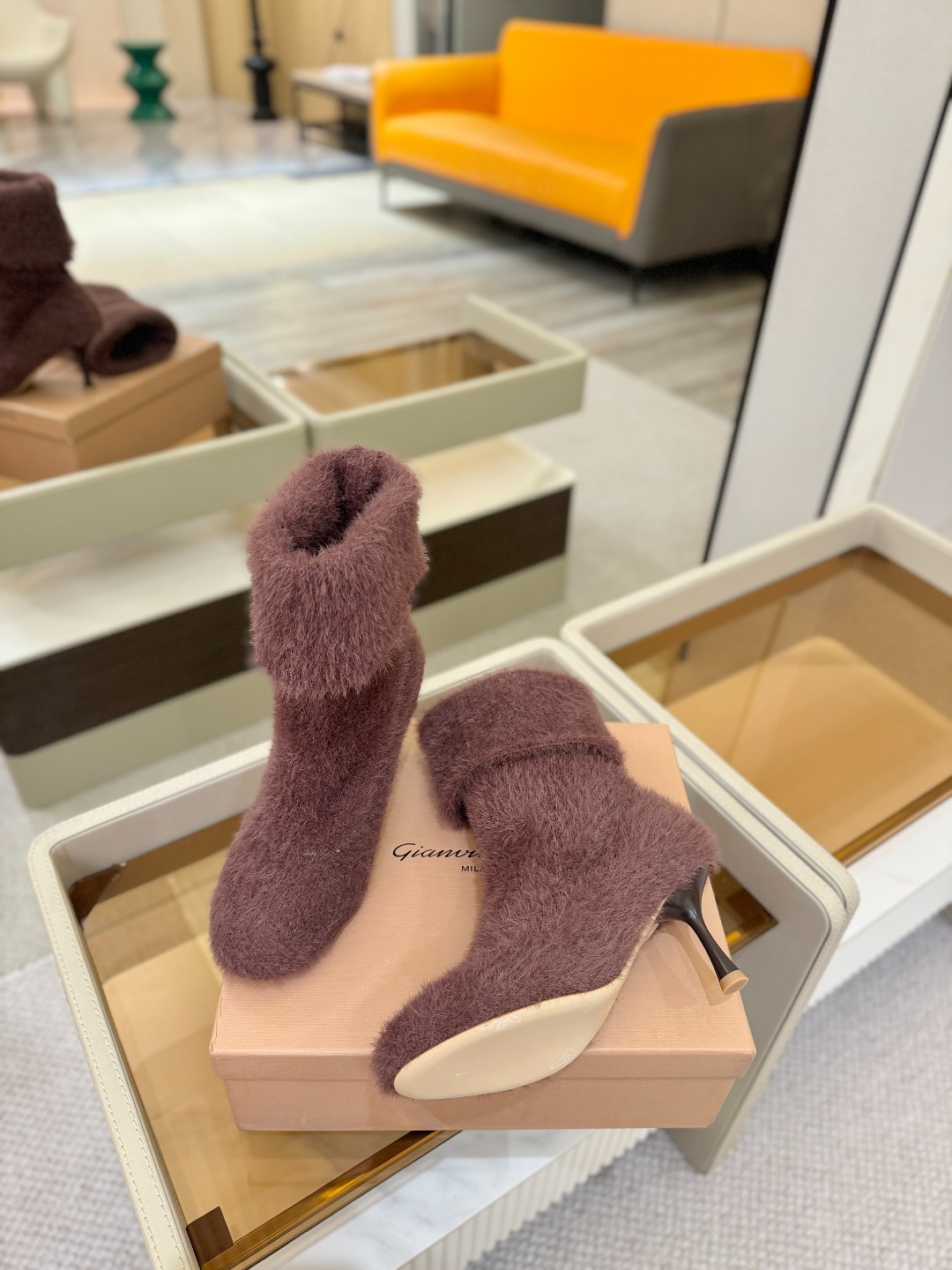 品 牌：Gianvito RossiGianvito Rossi 25秋冬新款 罗西 GR毛线针织高跟袜