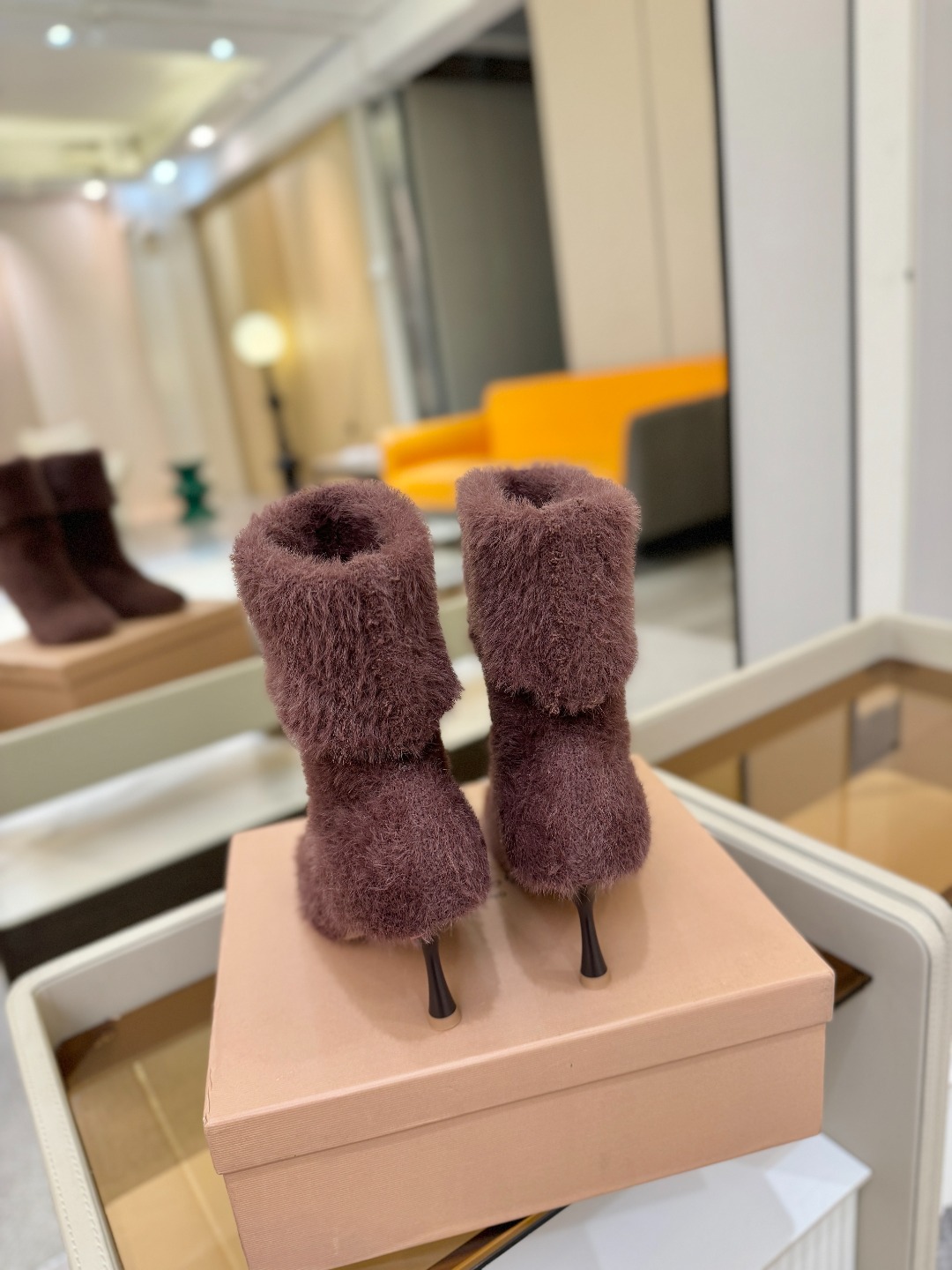 品 牌：Gianvito RossiGianvito Rossi 25秋冬新款 罗西 GR毛线针织高跟袜