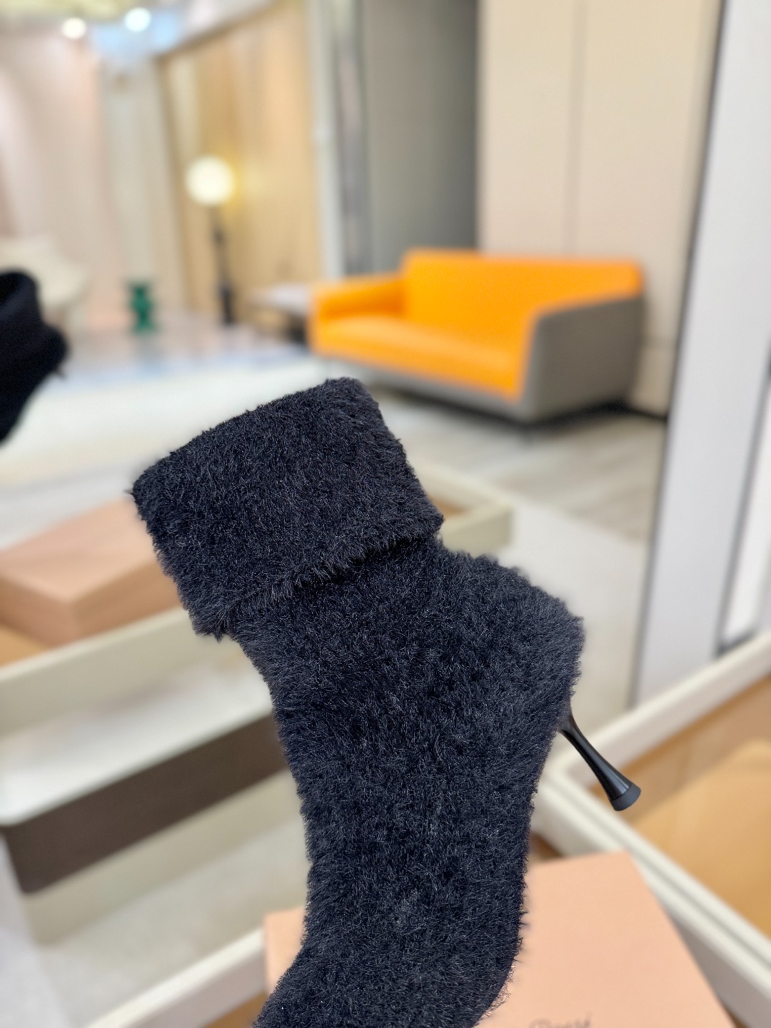 品 牌：Gianvito RossiGianvito Rossi 25秋冬新款 罗西 GR毛线针织高跟袜