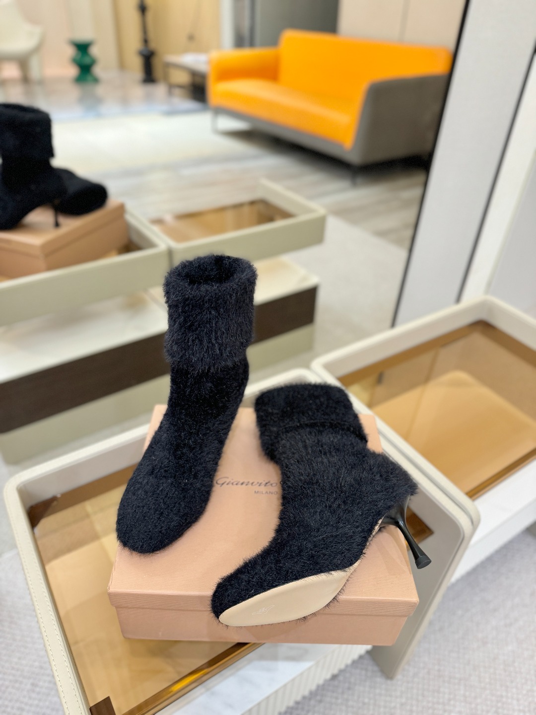 品 牌：Gianvito RossiGianvito Rossi 25秋冬新款 罗西 GR毛线针织高跟袜