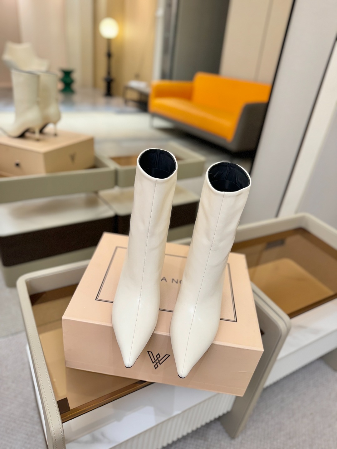 Vanda Novak 正品代购支持验货 秋冬 备货中，可正常接单 小牛皮尺码:34－42 {41.42