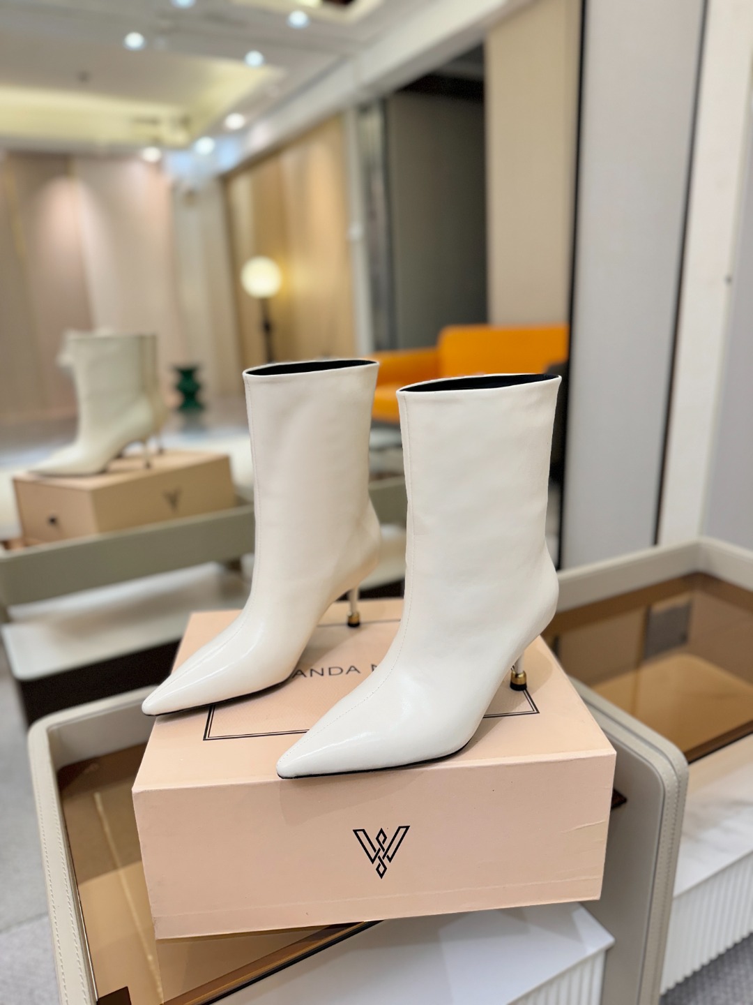 Vanda Novak 正品代购支持验货 秋冬 备货中，可正常接单 小牛皮尺码:34－42 {41.42