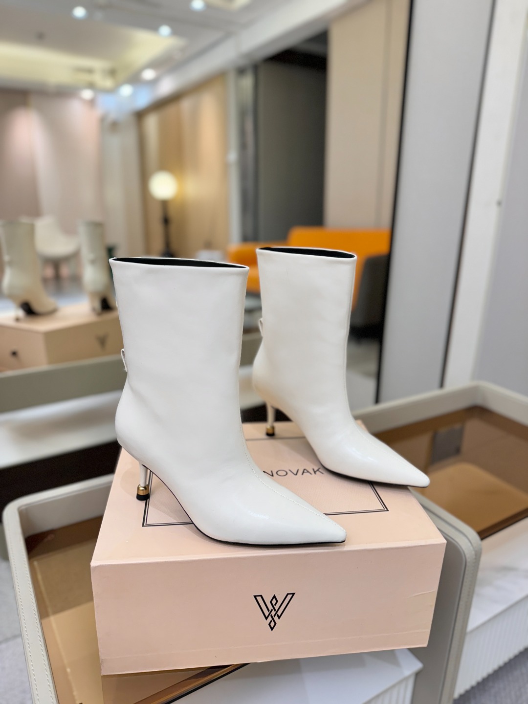 Vanda Novak 正品代购支持验货 秋冬 备货中，可正常接单 小牛皮尺码:34－42 {41.42