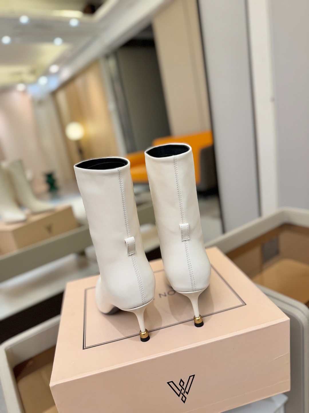 Vanda Novak 正品代购支持验货 秋冬 备货中，可正常接单 小牛皮尺码:34－42 {41.42