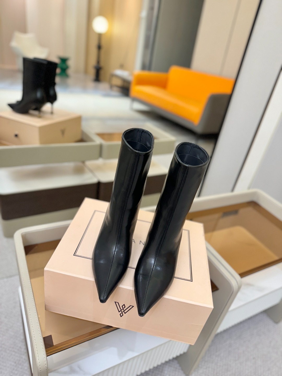 Vanda Novak 正品代购支持验货 秋冬 备货中，可正常接单 小牛皮尺码:34－42 {41.42