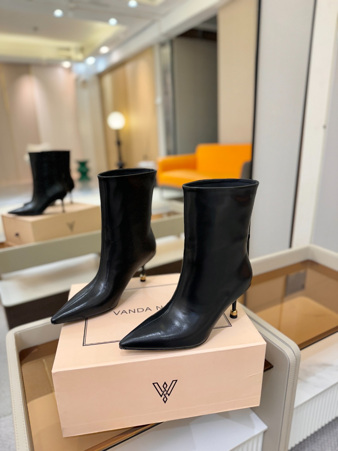 Vanda Novak 正品代购支持验货 秋冬 备货中，可正常接单 小牛皮尺码:34－42 {41.42