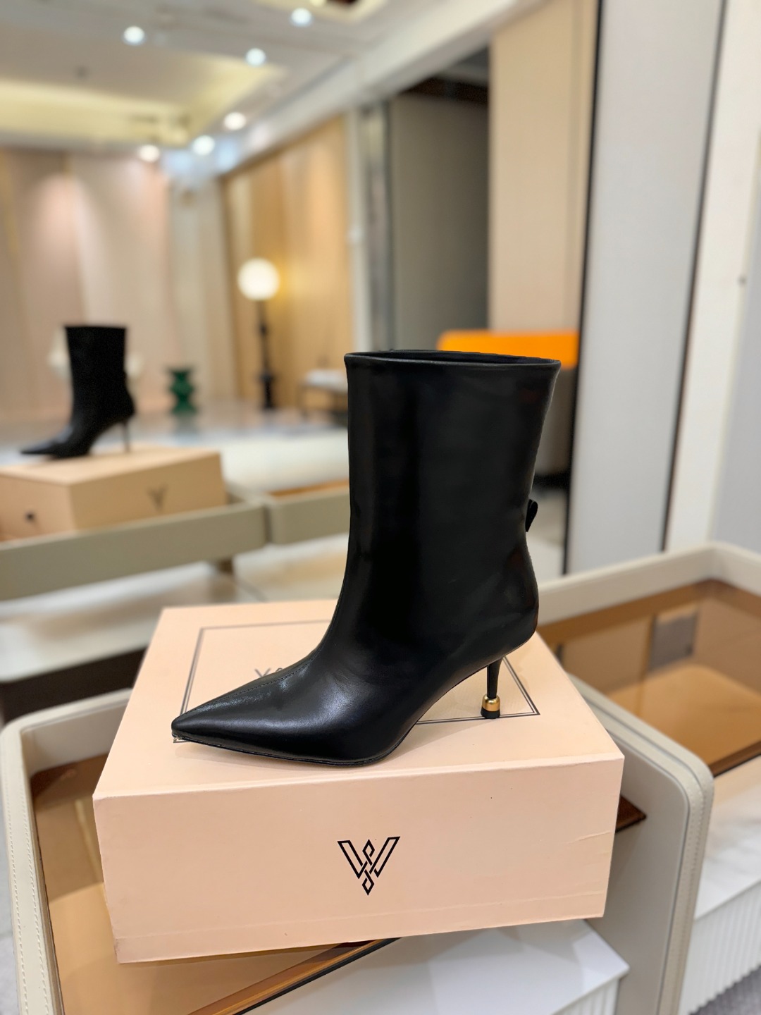 Vanda Novak 正品代购支持验货 秋冬 备货中，可正常接单 小牛皮尺码:34－42 {41.42