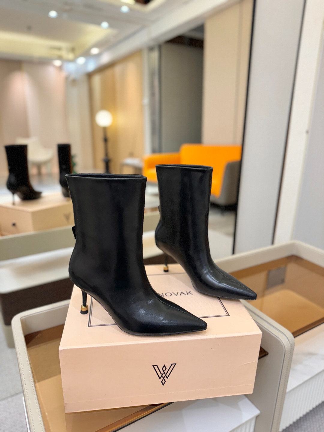 Vanda Novak 正品代购支持验货 秋冬 备货中，可正常接单 小牛皮尺码:34－42 {41.42