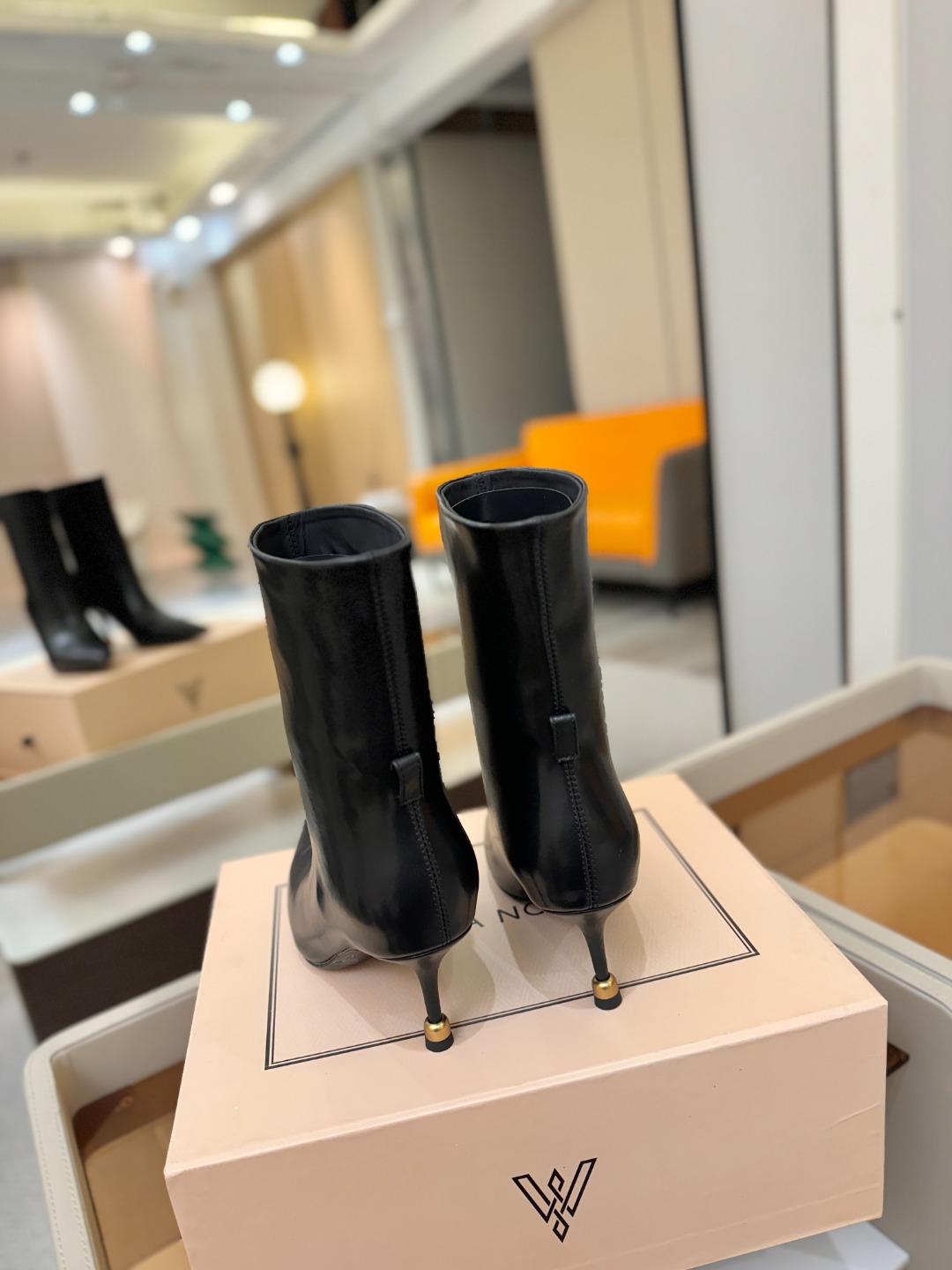 Vanda Novak 正品代购支持验货 秋冬 备货中，可正常接单 小牛皮尺码:34－42 {41.42