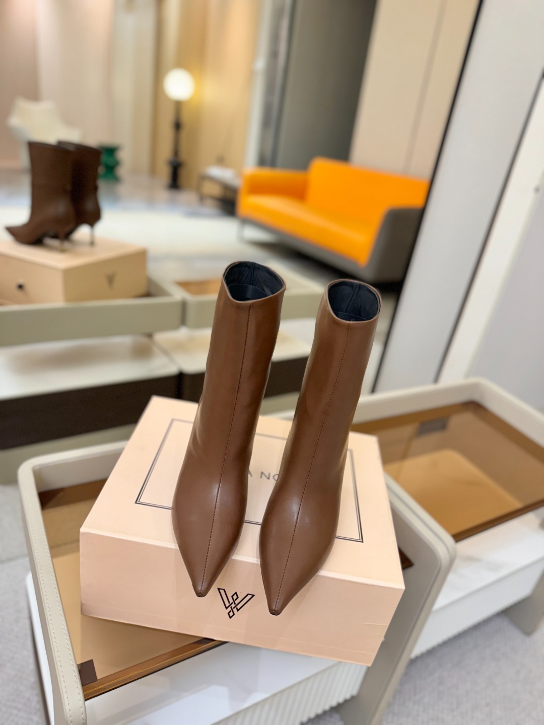 Vanda Novak 正品代购支持验货 秋冬 备货中，可正常接单 小牛皮尺码:34－42 {41.42