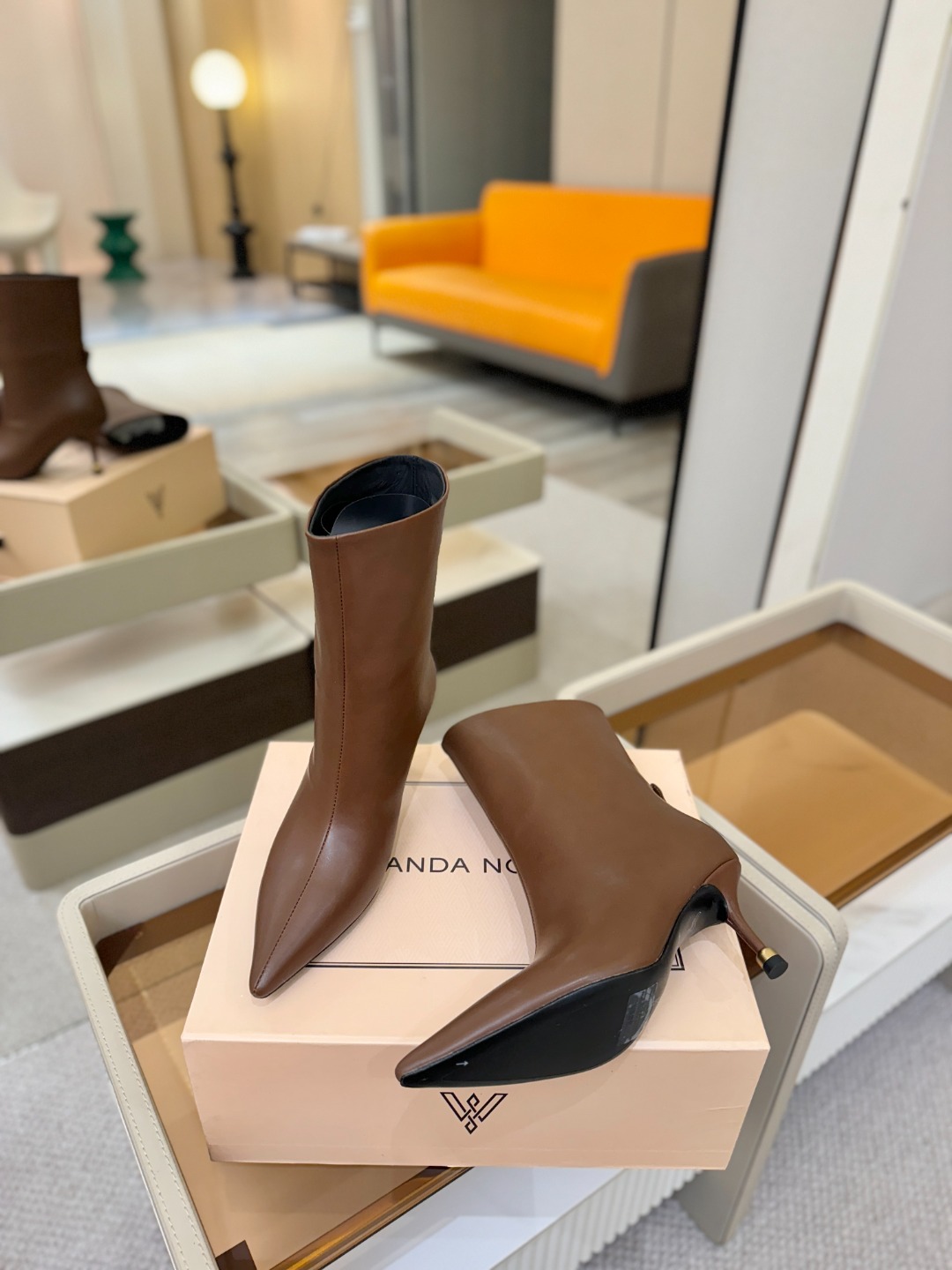 Vanda Novak 正品代购支持验货 秋冬 备货中，可正常接单 小牛皮尺码:34－42 {41.42