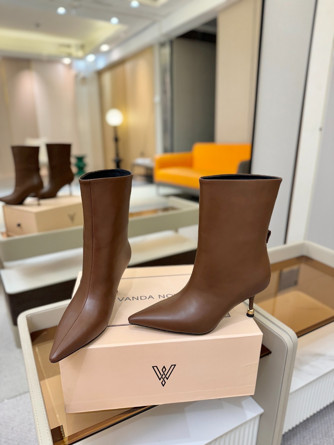 Vanda Novak 正品代购支持验货 秋冬 备货中，可正常接单 小牛皮尺码:34－42 {41.42