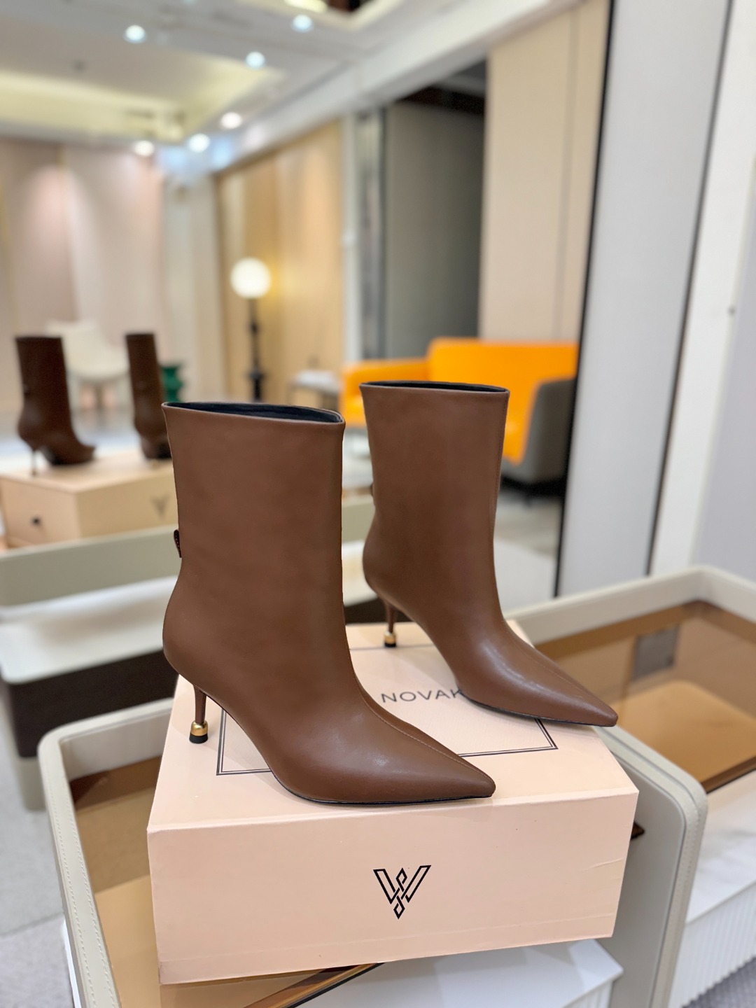 Vanda Novak 正品代购支持验货 秋冬 备货中，可正常接单 小牛皮尺码:34－42 {41.42