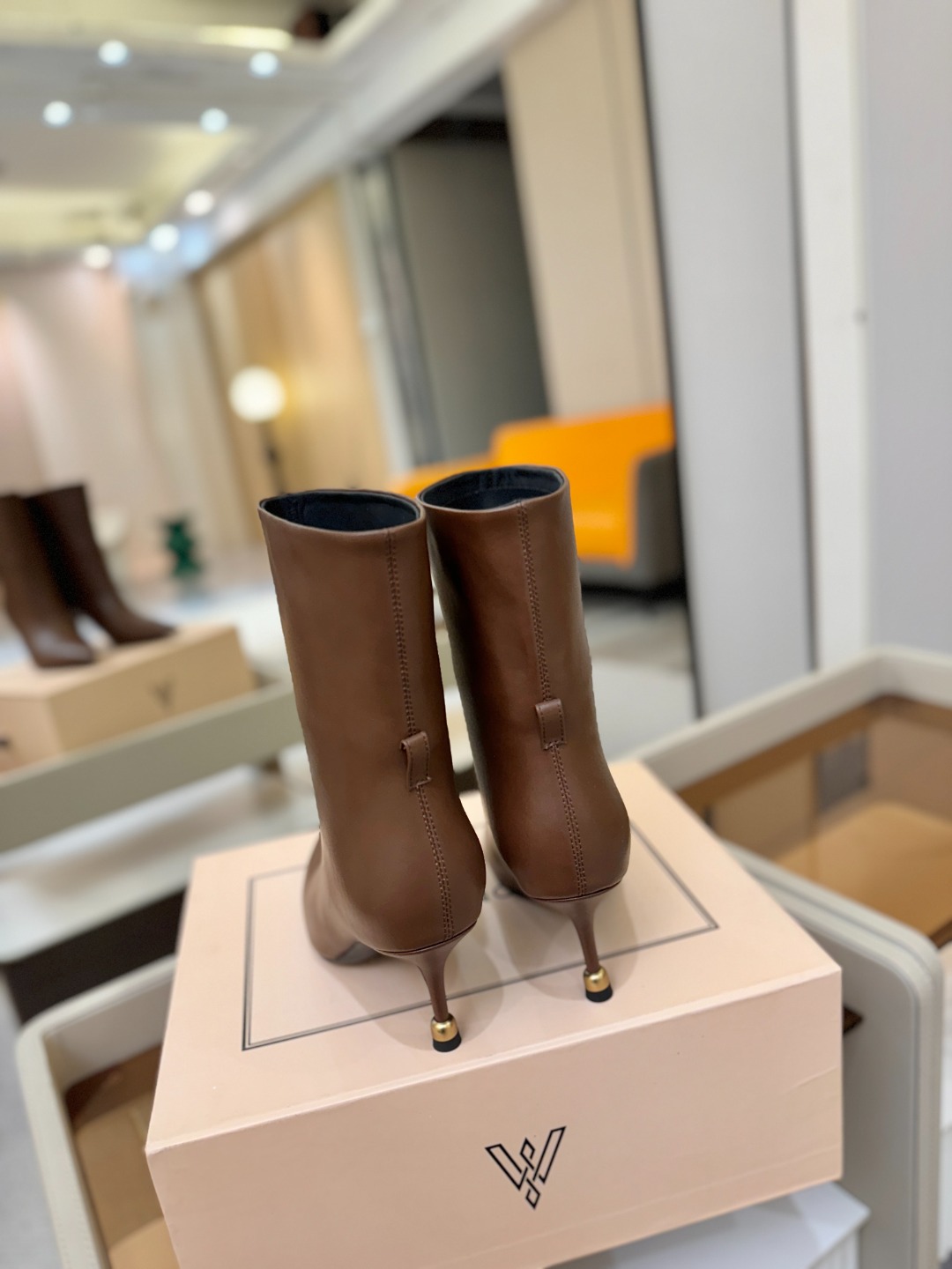 Vanda Novak 正品代购支持验货 秋冬 备货中，可正常接单 小牛皮尺码:34－42 {41.42