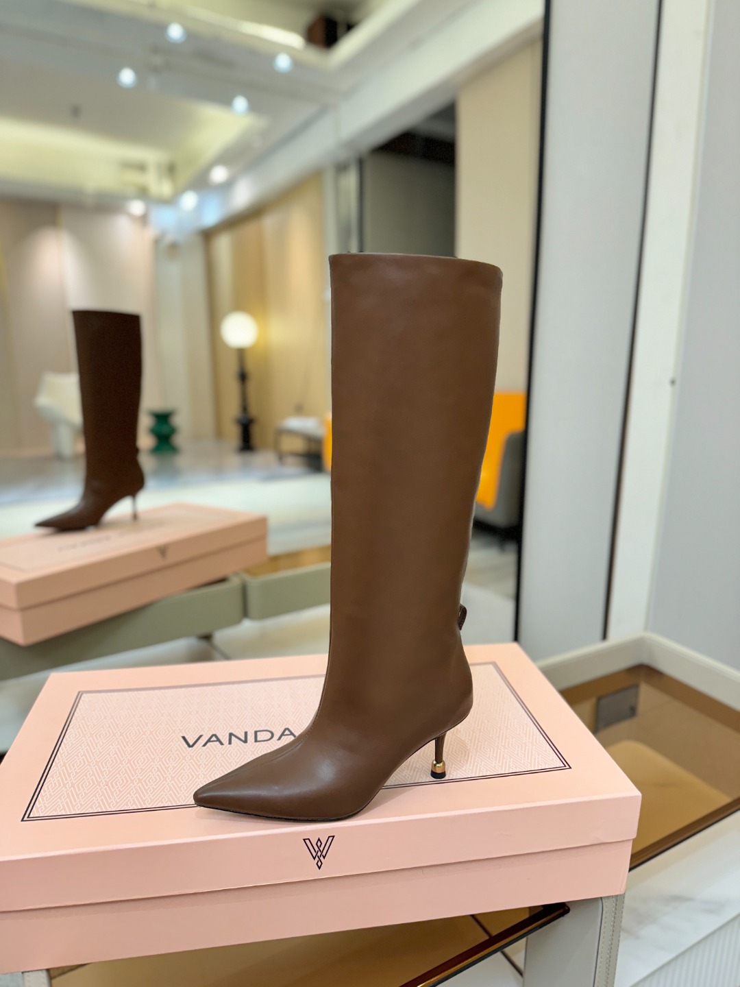 Vanda Novak 正品代购支持验货 秋冬 备货中，可正常接单 小牛皮尺码:34－42 {41.42