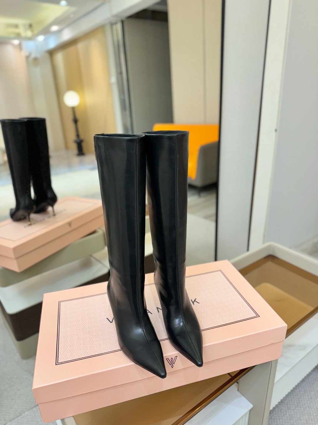 Vanda Novak 正品代购支持验货 秋冬 备货中，可正常接单 小牛皮尺码:34－42 {41.42