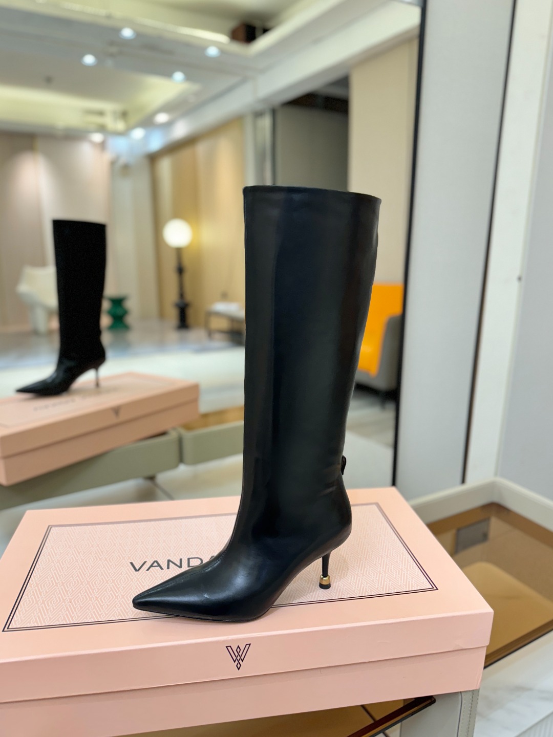 Vanda Novak 正品代购支持验货 秋冬 备货中，可正常接单 小牛皮尺码:34－42 {41.42