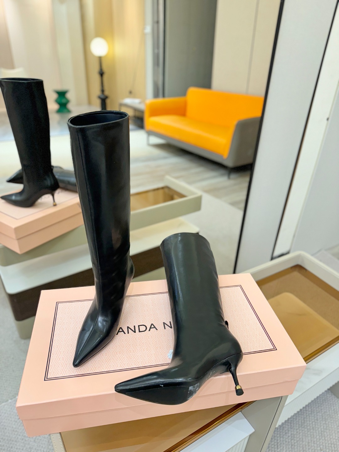 Vanda Novak 正品代购支持验货 秋冬 备货中，可正常接单 小牛皮尺码:34－42 {41.42