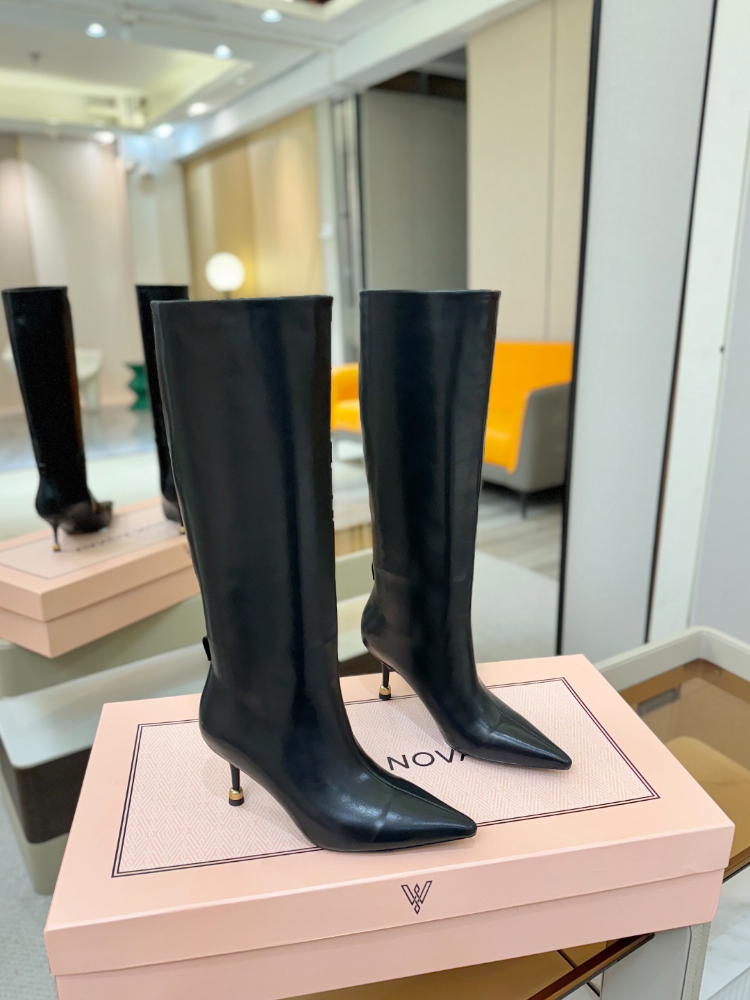 Vanda Novak 正品代购支持验货 秋冬 备货中，可正常接单 小牛皮尺码:34－42 {41.42