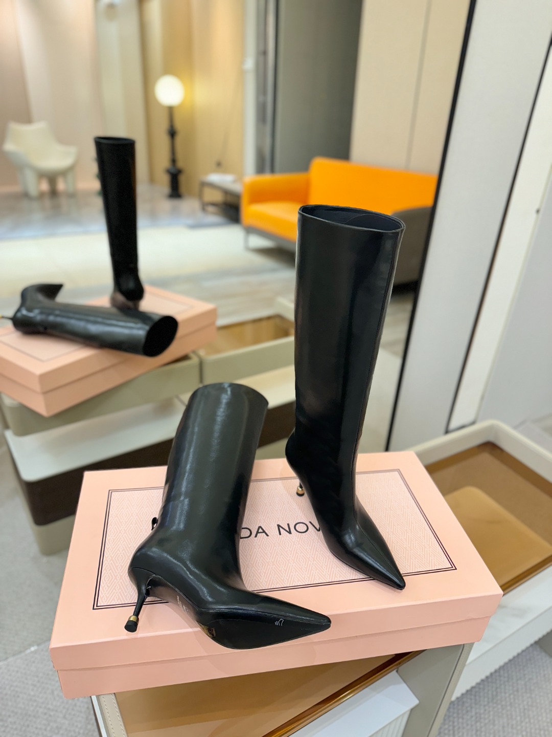 Vanda Novak 正品代购支持验货 秋冬 备货中，可正常接单 小牛皮尺码:34－42 {41.42